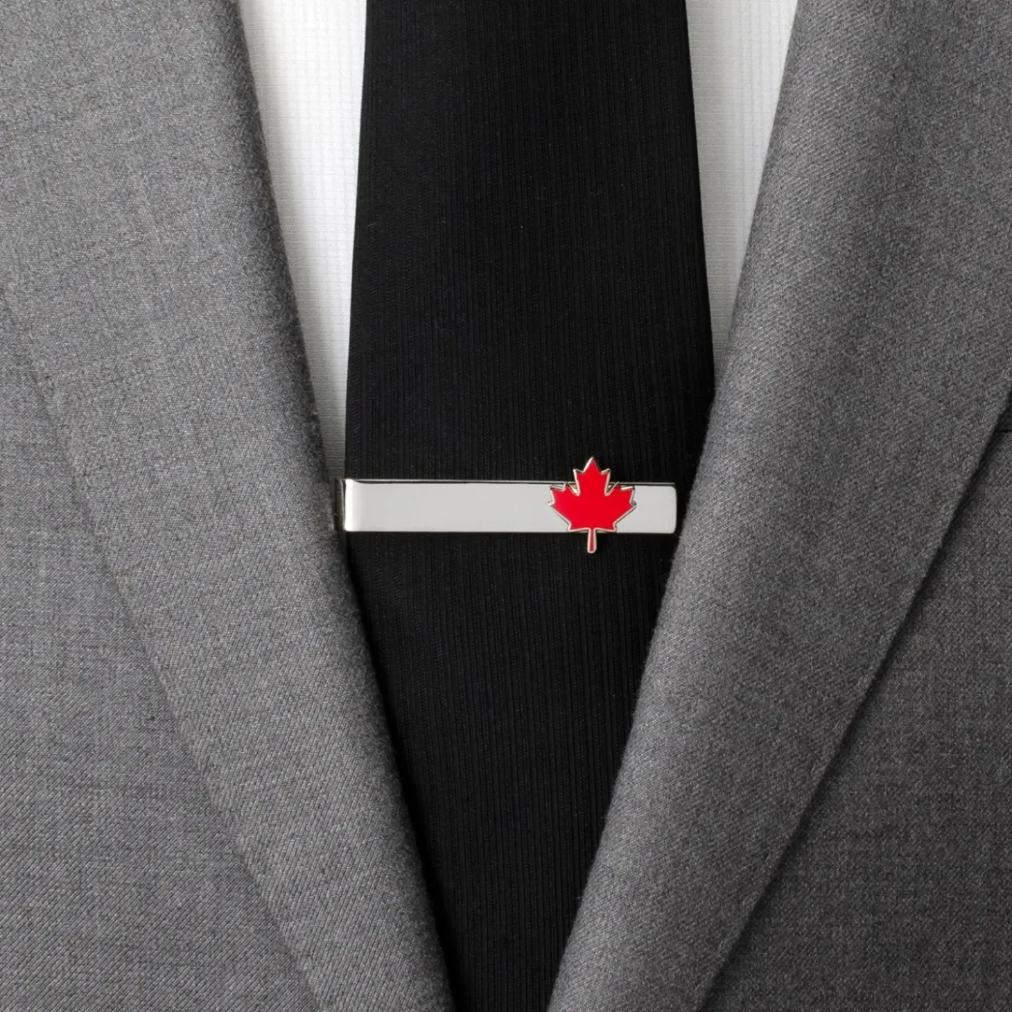 Cufflinks, Inc. Maple Leaf Tie Bar