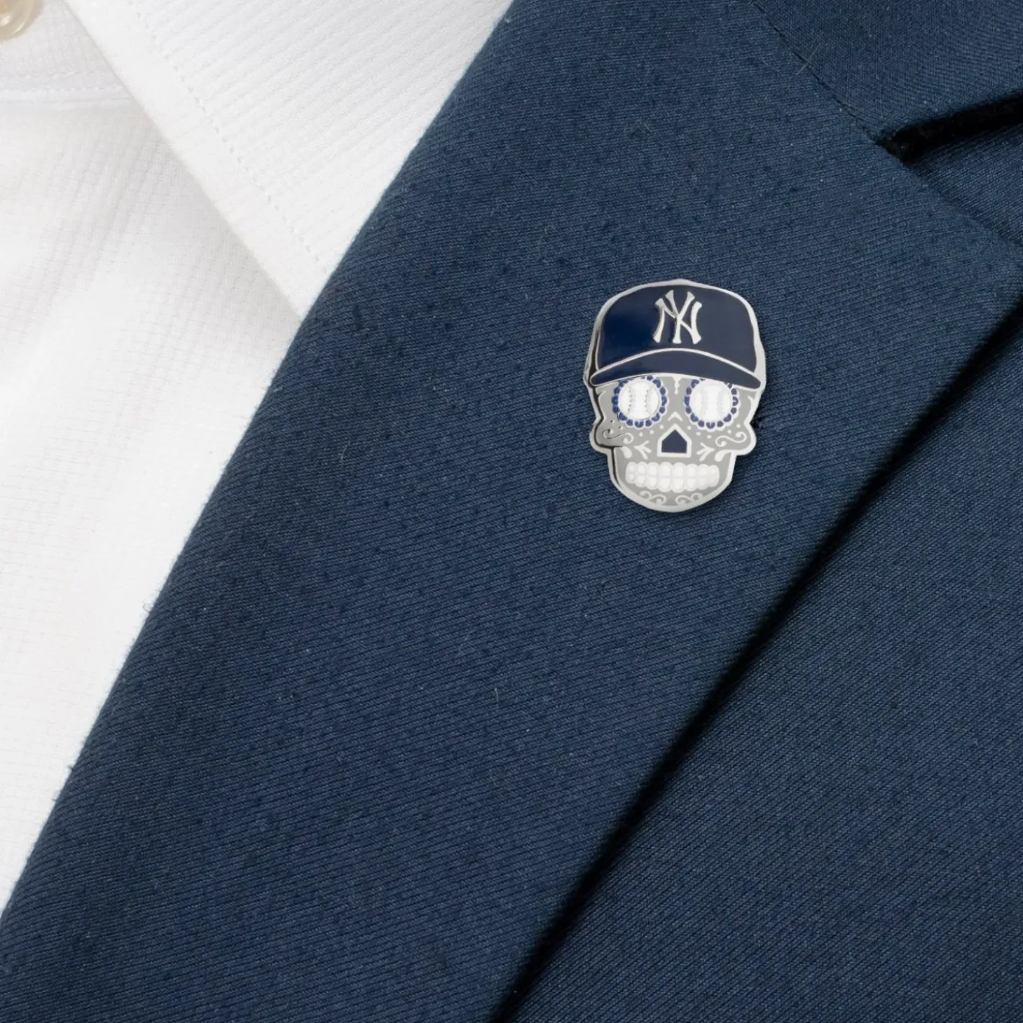MLB New York Yankees Sugar Skull Lapel Pin